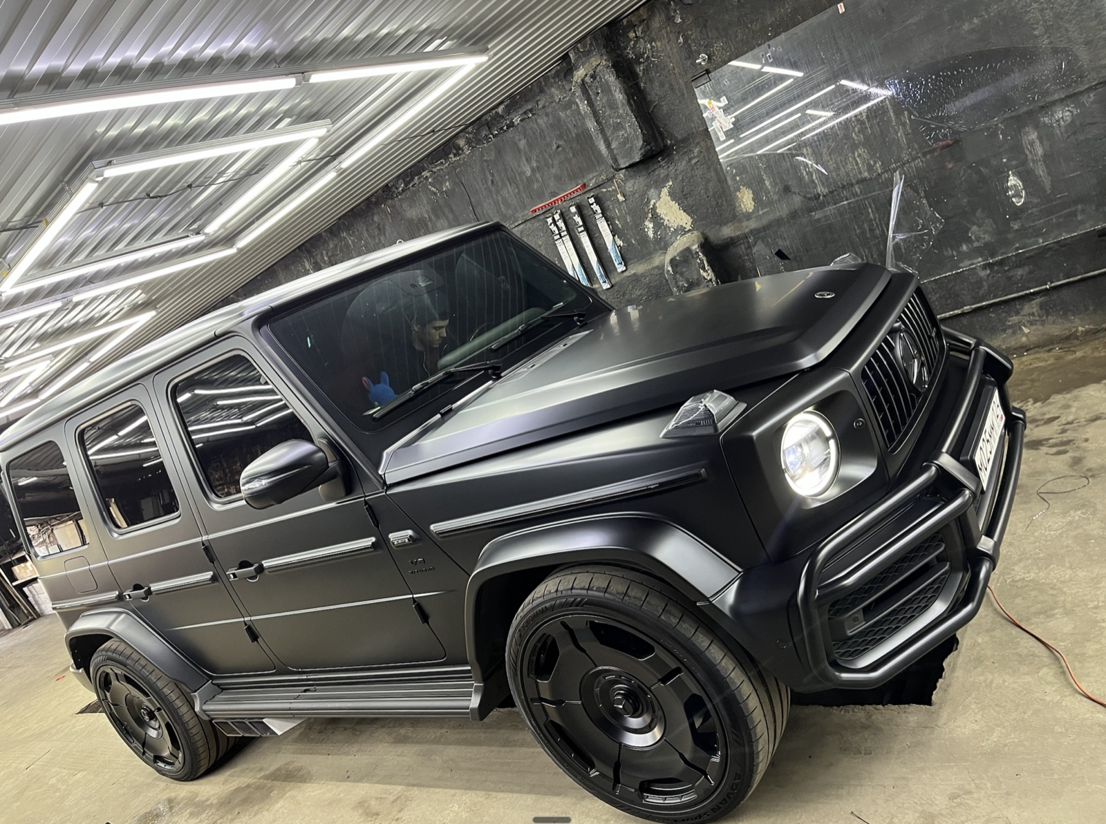 Матовый Mercedes-Benz G-Class в студии OPTIMUS после детейлинг-ухода